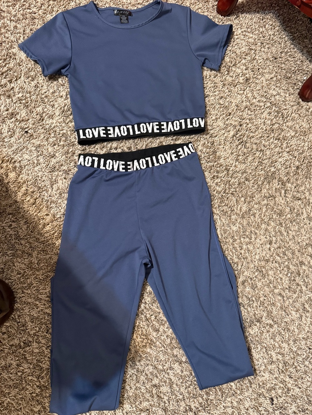 'LOVE' Crop leggings Set